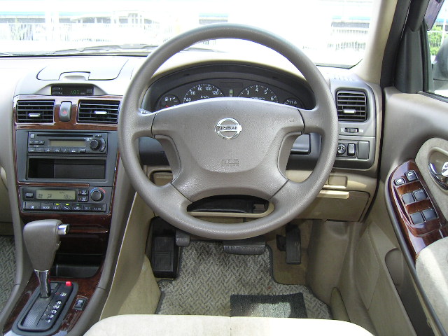 2001 Nissan Cefiro Pictures
