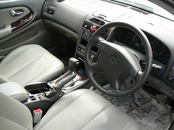 2001 Nissan Cefiro Photos