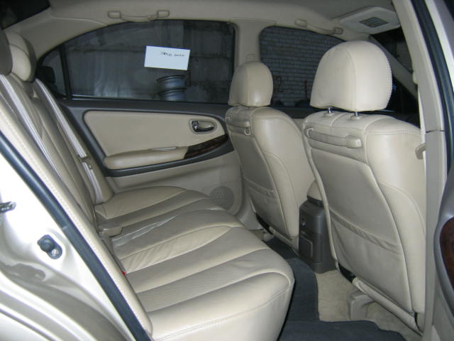 2001 Nissan Cefiro Pictures