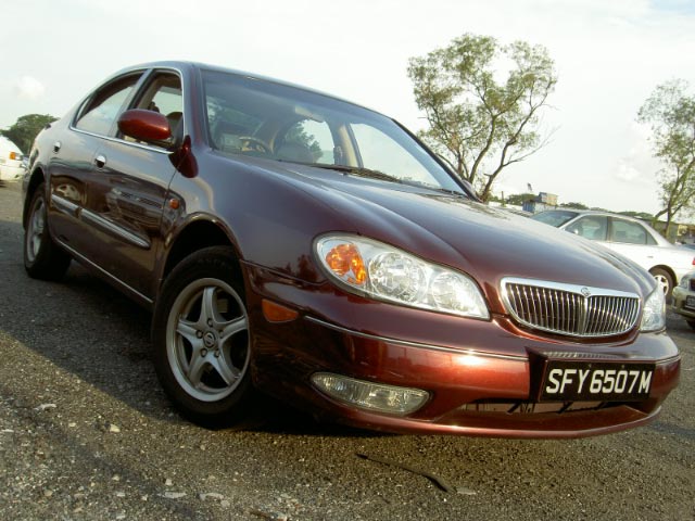 2001 Nissan Cefiro Pictures