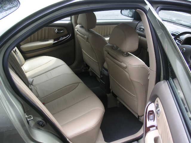 2001 Nissan Cefiro Photos
