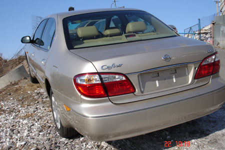 2001 Nissan Cefiro Pictures