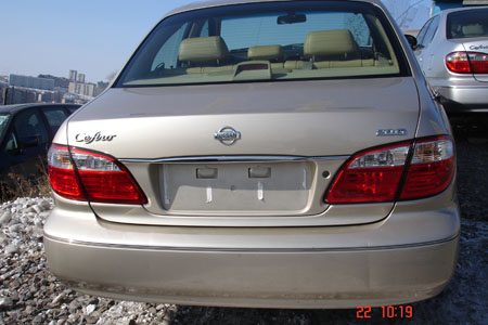 2001 Nissan Cefiro Pictures