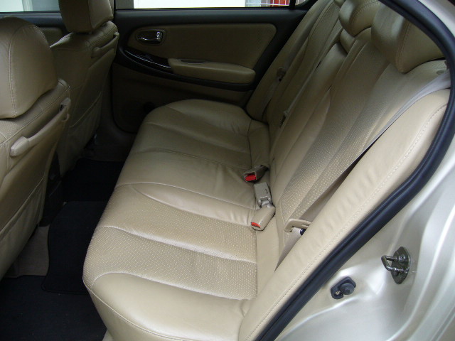 2001 Nissan Cefiro Photos