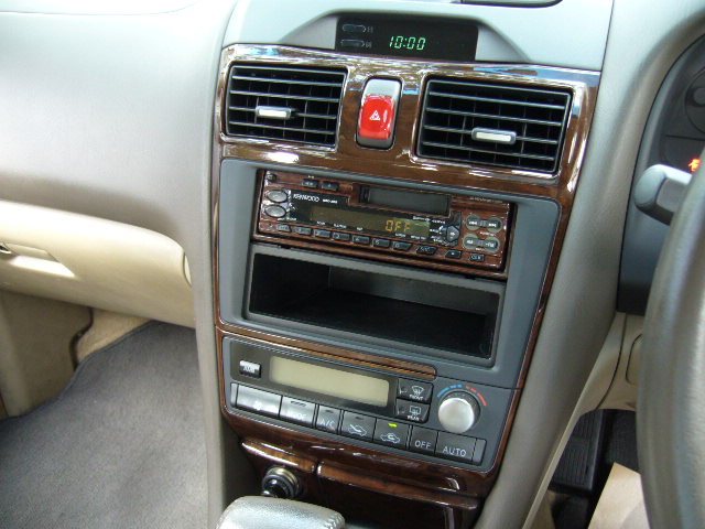 2001 Nissan Cefiro Photos