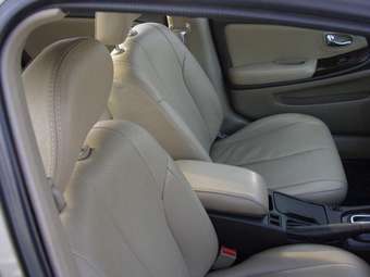 2001 Nissan Cefiro Pictures