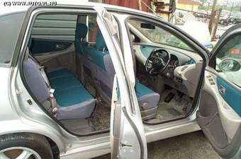 2001 Nissan Cefiro Images