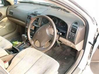 2001 Nissan Cefiro Pictures