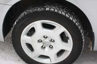 2001 Nissan Cefiro Pictures