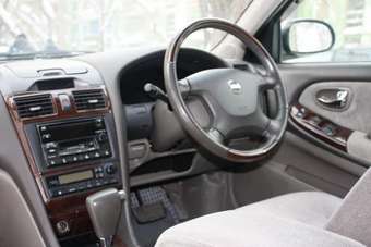 2001 Nissan Cefiro Pics