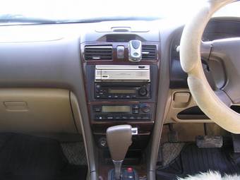 2001 Nissan Cefiro Images