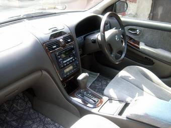 2001 Nissan Cefiro Pictures