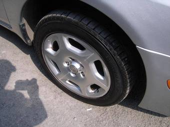 2001 Nissan Cefiro Pictures