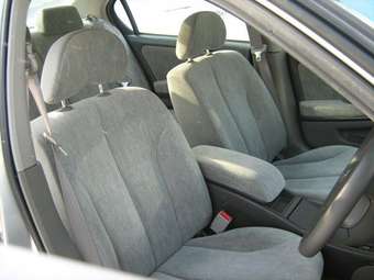 2002 Nissan Cefiro Pictures