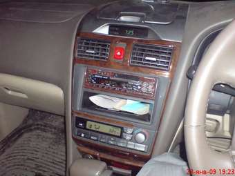 2002 Nissan Cefiro Pictures