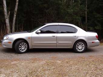 2002 Nissan Cefiro Photos