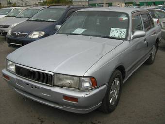 2000 Nissan Crew Photos