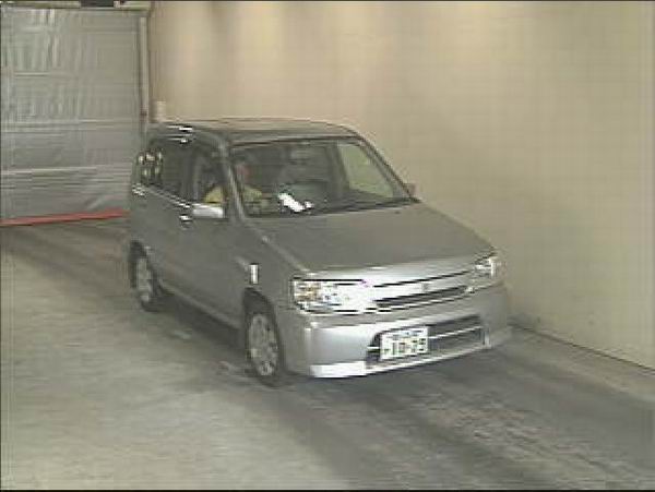 1990 Nissan Cube Photos