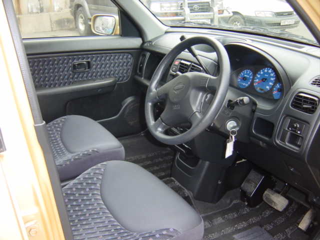 1998 Nissan Cube Pictures