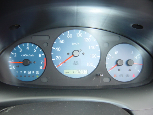 1998 Nissan Cube Photos