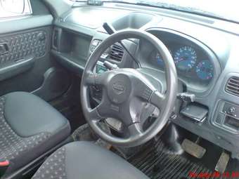 1998 Nissan Cube Photos