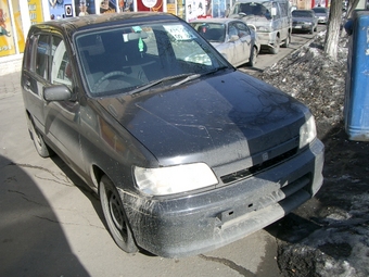 1999 Nissan Cube