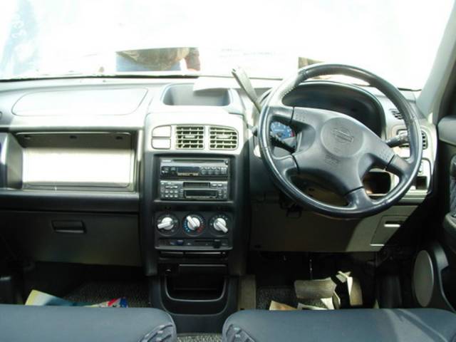 1999 Nissan Cube