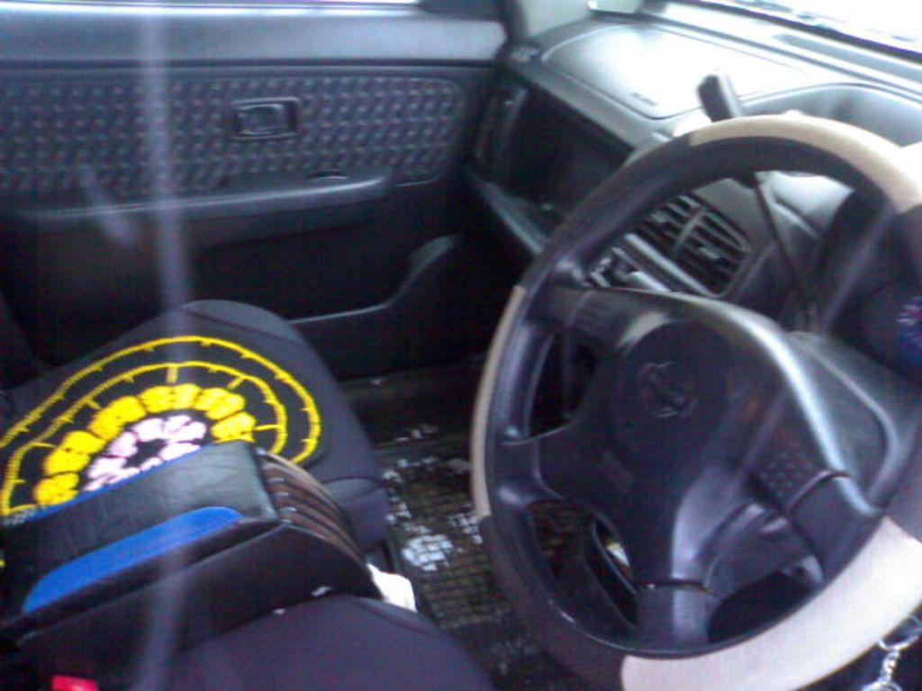 1999 Nissan Cube