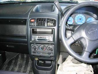 1999 Nissan Cube Pictures