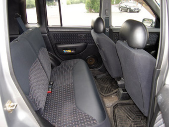 1999 Nissan Cube Photos