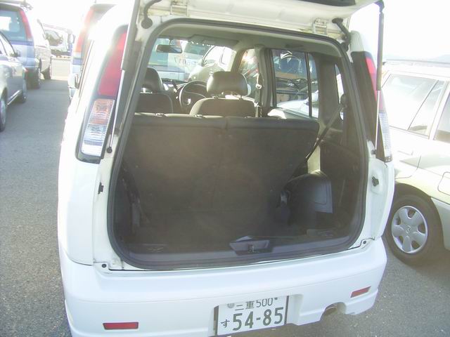 1999 Nissan Cube Photos