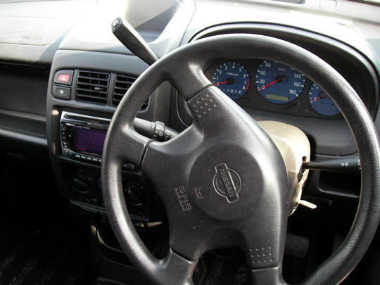 1999 Nissan Cube Photos