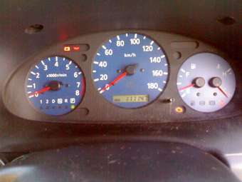 1999 Nissan Cube Pictures