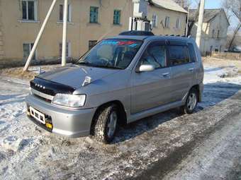 1999 Nissan Cube Photos