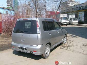 1999 Nissan Cube Photos