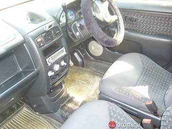 1999 Nissan Cube Pictures