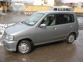 1999 Nissan Cube Photos