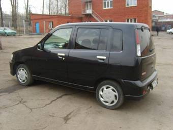 1999 Nissan Cube Photos