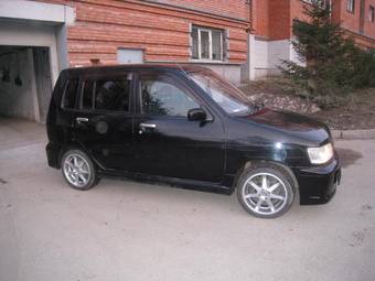 1999 Nissan Cube Photos