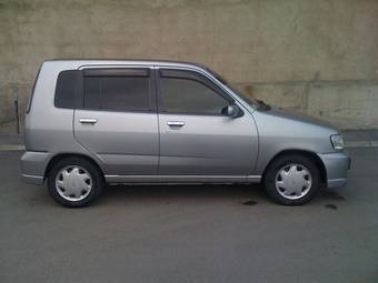 1999 Nissan Cube Pictures