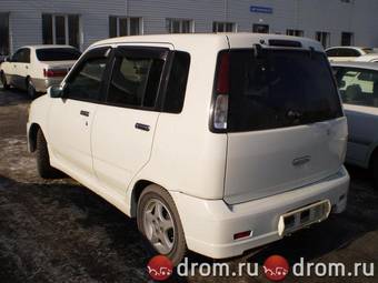 1999 Nissan Cube Photos