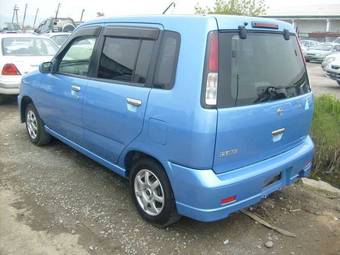 1999 Nissan Cube Photos