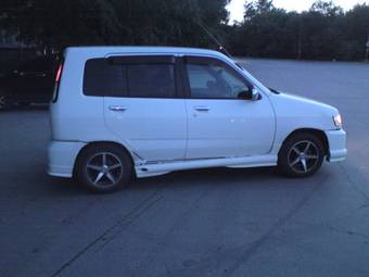 1999 Nissan Cube Pictures