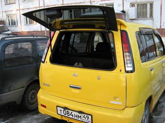 1999 Nissan Cube Photos