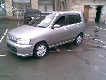 1999 Nissan Cube Photos