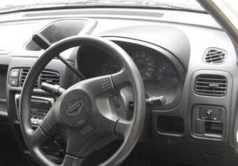 1999 Nissan Cube Photos