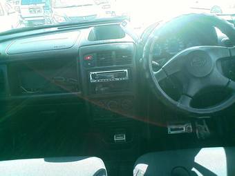 1999 Nissan Cube Pictures
