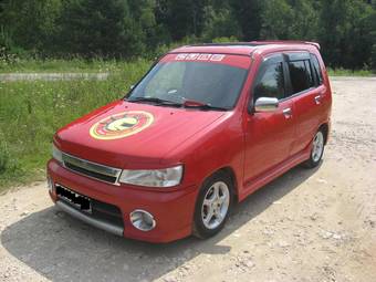 1999 Nissan Cube Photos