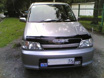 1999 Nissan Cube Photos