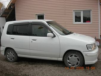1999 Nissan Cube Photos